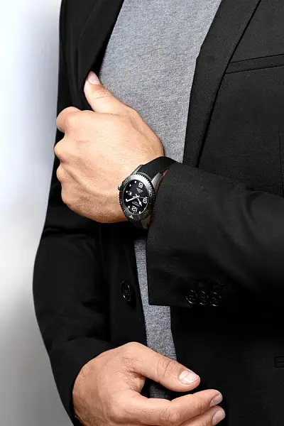 浪琴表 HydroConquest L3.784.4.56.9