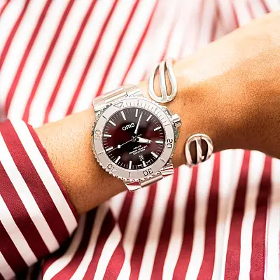 Oris Aquis日期樱桃表 01 733 7766 4158-07 8 22 05PEB
