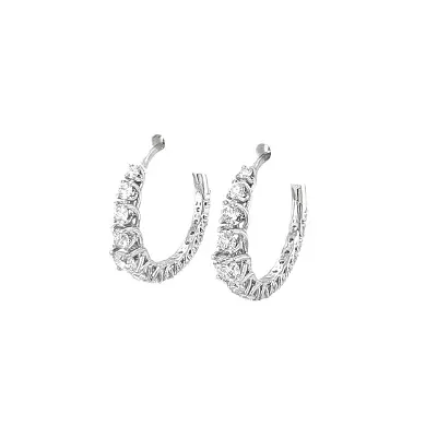 镶钻金色圆形耳环