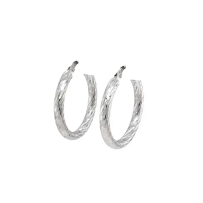 优雅的白金戒指--不可错过的闪耀光芒