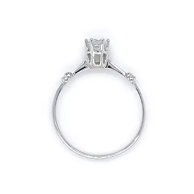 白金锆石订婚戒指