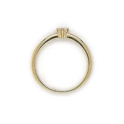 锆石金订婚戒指