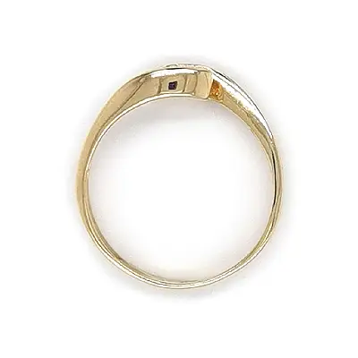 锆石金订婚戒指