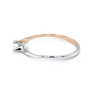 组合金镶锆石订婚戒指