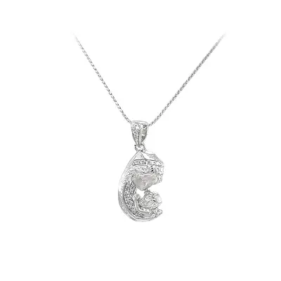 闪烁锆石的金色圣母子像