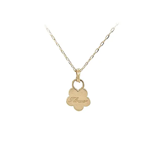 金质花朵吊坠，刻有“Flower”字样