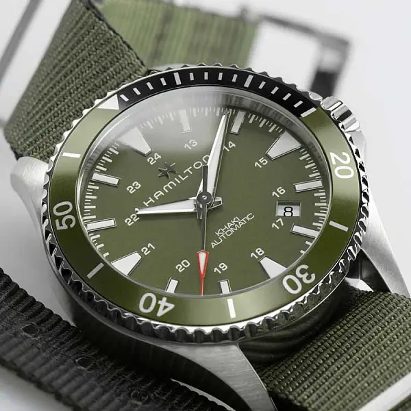 汉密尔顿卡其海军蓝潜水车 H82375961