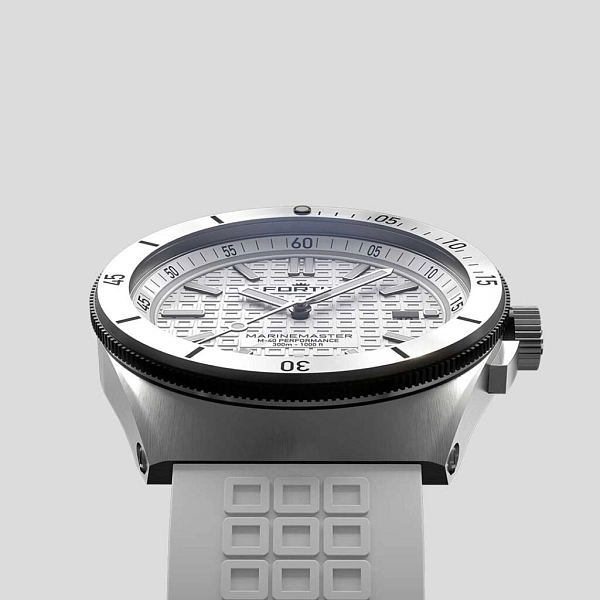 Fortis Marinemaster M-40 雪白色地平线表带 F8120009