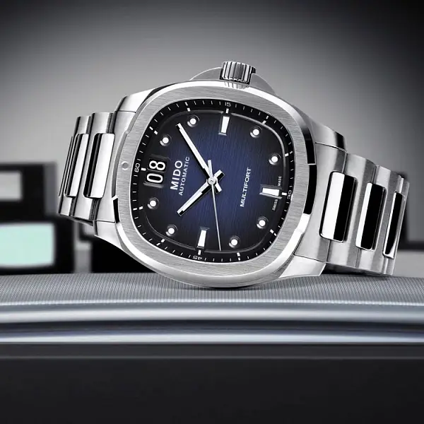 美度多端口电视大日历 M049.526.11.041.00