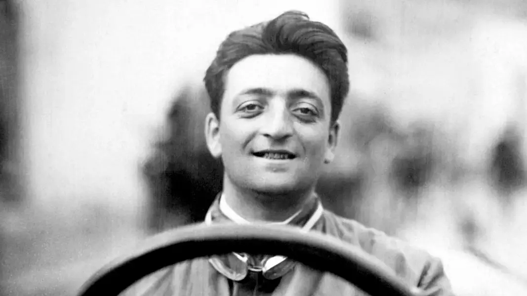 万宝龙 伟大人物系列 Enzo Ferrari 限量款 滚珠笔 1898 MB127178