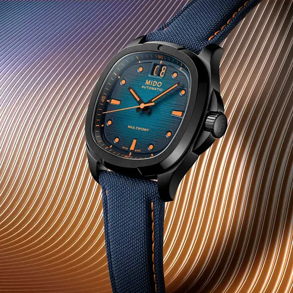 美度多端口电视大日历 M049.526.37.041.00