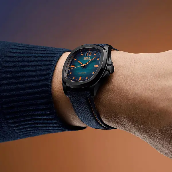 美度多端口电视大日历 M049.526.37.041.00