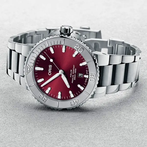Oris Aquis日期樱桃表 01 733 7766 4158-07 8 22 05PEB
