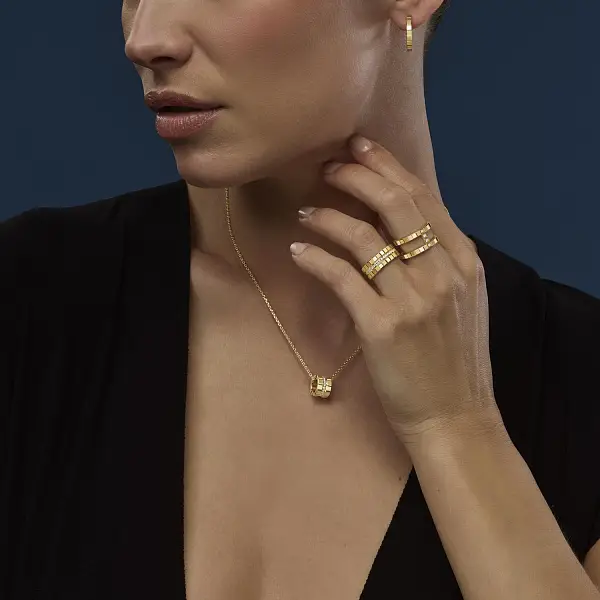 萧邦 Ice Cube 837702-0006 黄金耳环