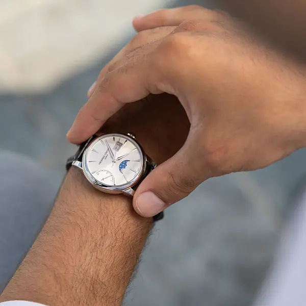 康斯登自制经典动力储存大日历腕表FC-735S3H6