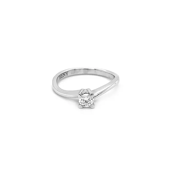 镶钻黄金订婚戒指