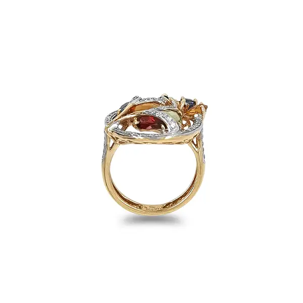 金戒指 半宝石和钻石