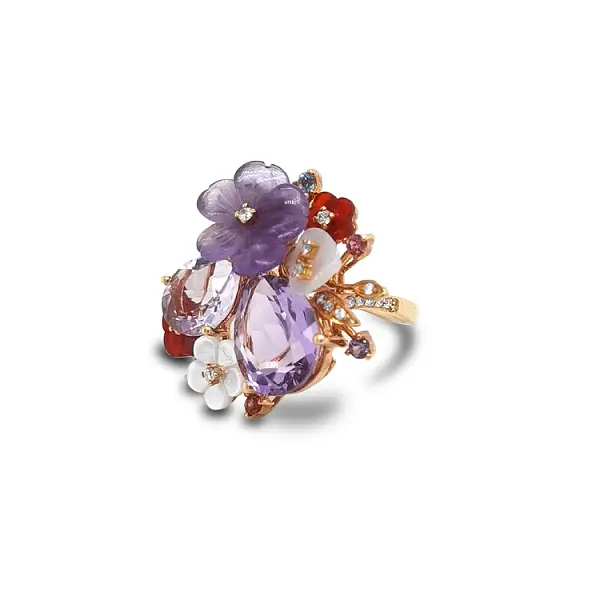 金戒指 半宝石和钻石