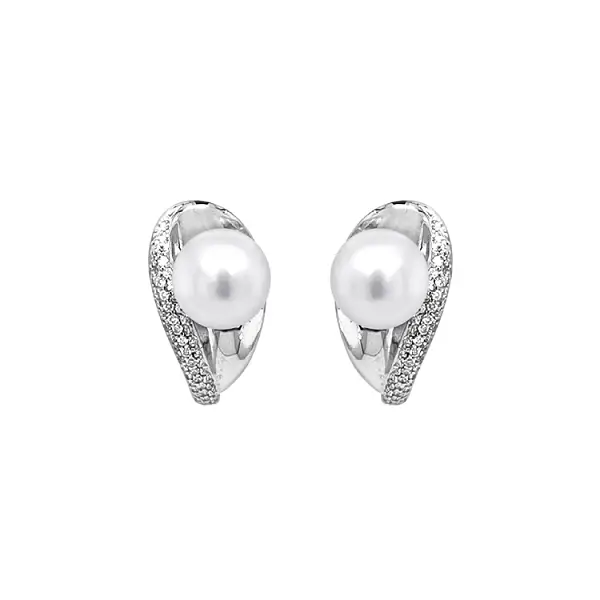 天然珍珠和钻石黄金耳环