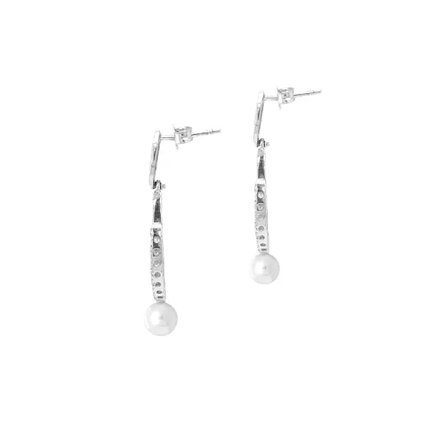 珍珠和锆石金耳环