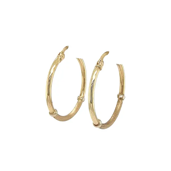 闪亮与哑光结合的独特圆形耳环