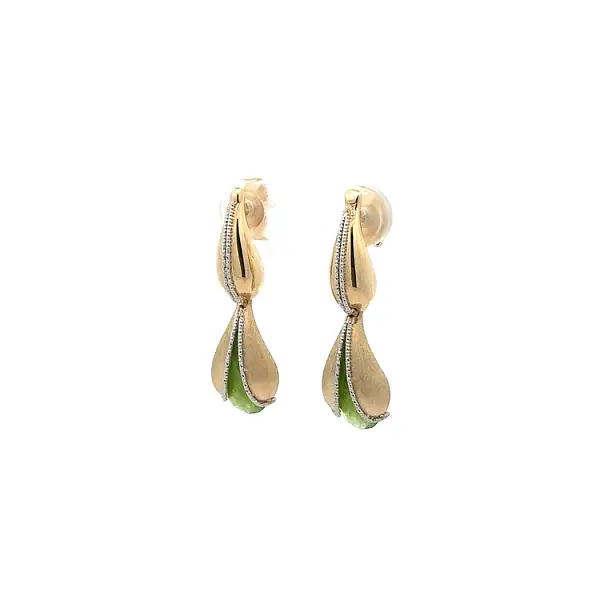镶绿色宝石的金色吊坠耳环