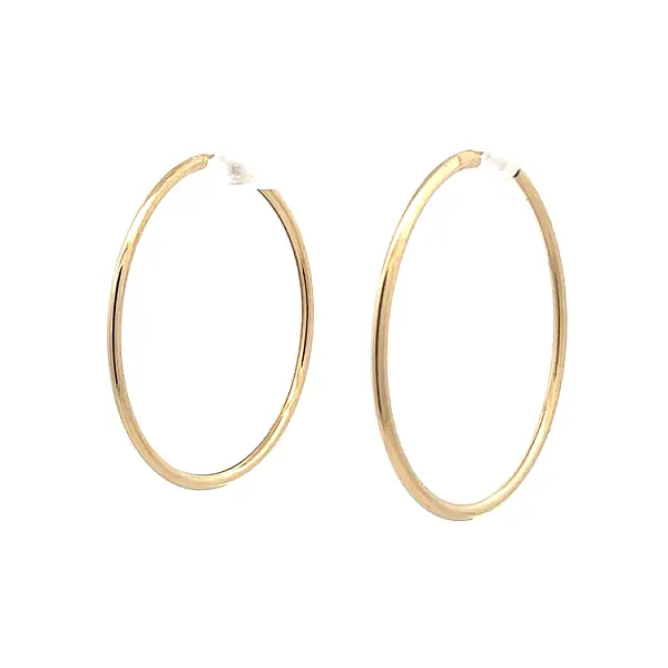 表面光滑的永恒黄金戒指