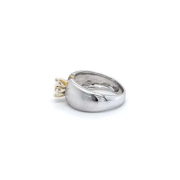 组合金镶锆石订婚戒指