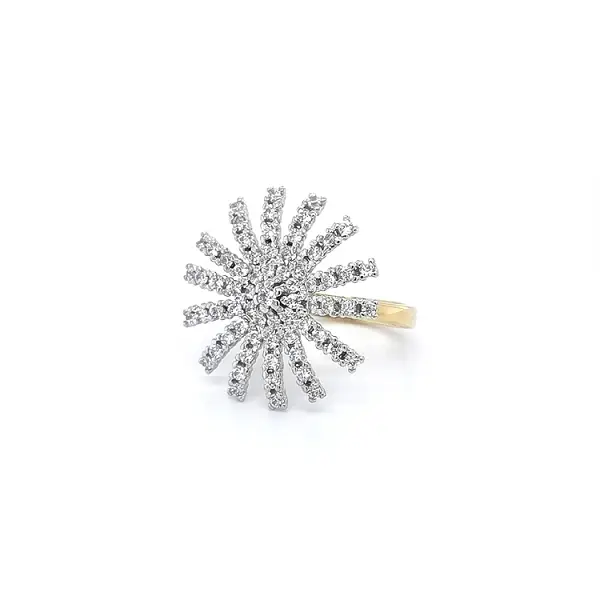 黄金镶锆石戒指