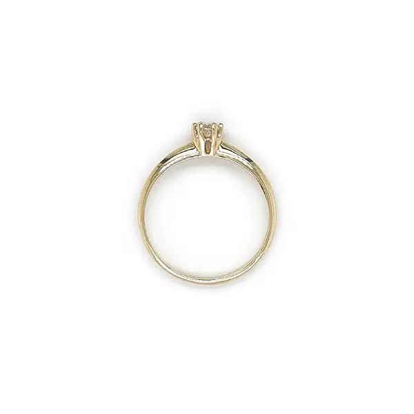 锆石金订婚戒指