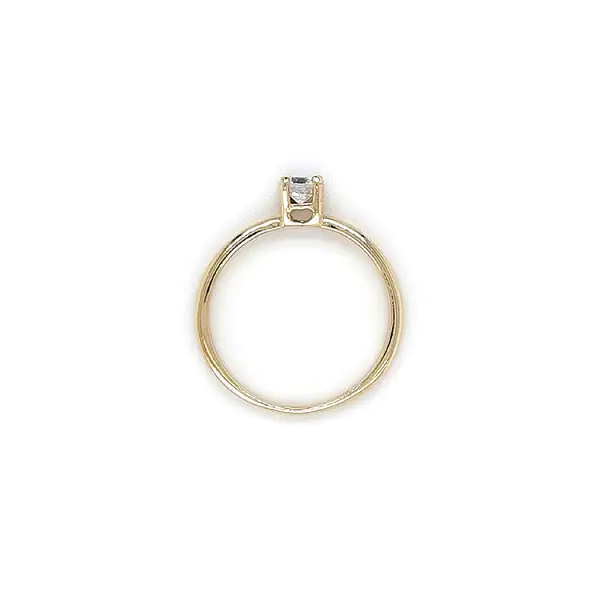 锆石金订婚戒指