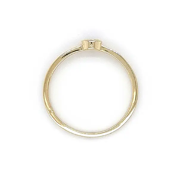 锆石金订婚戒指