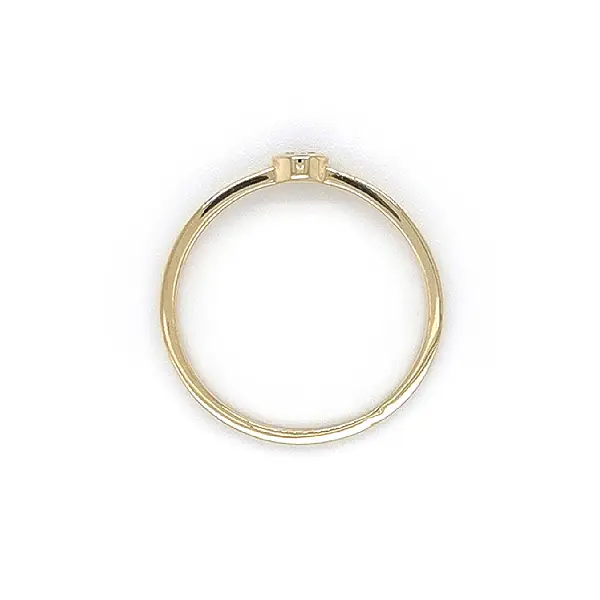 锆石金订婚戒指