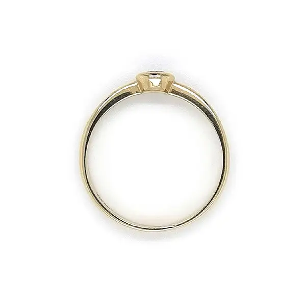 锆石金订婚戒指