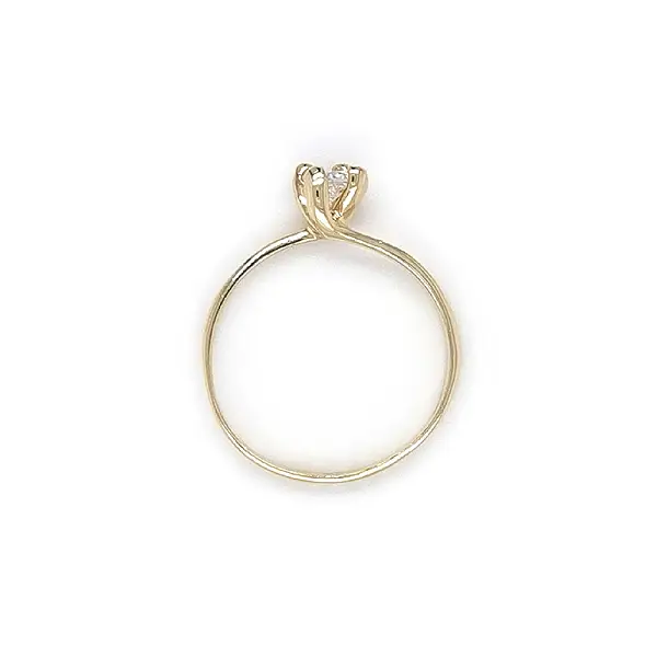 锆石金订婚戒指