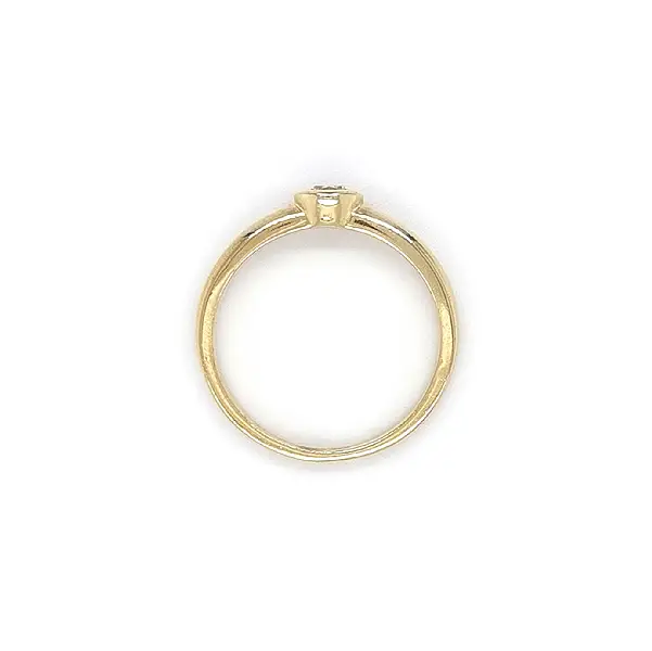 锆石金订婚戒指