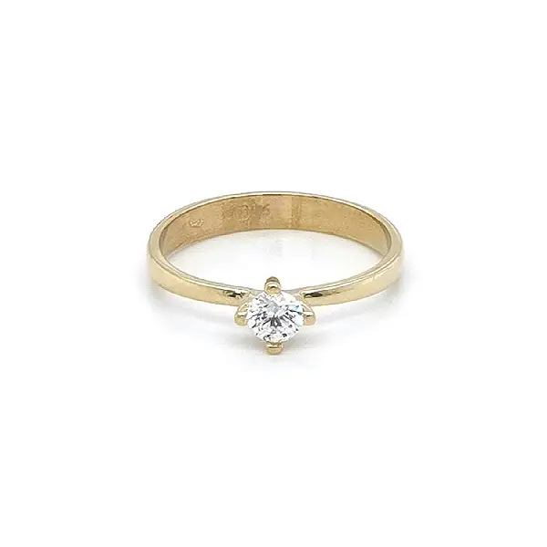 锆石金订婚戒指