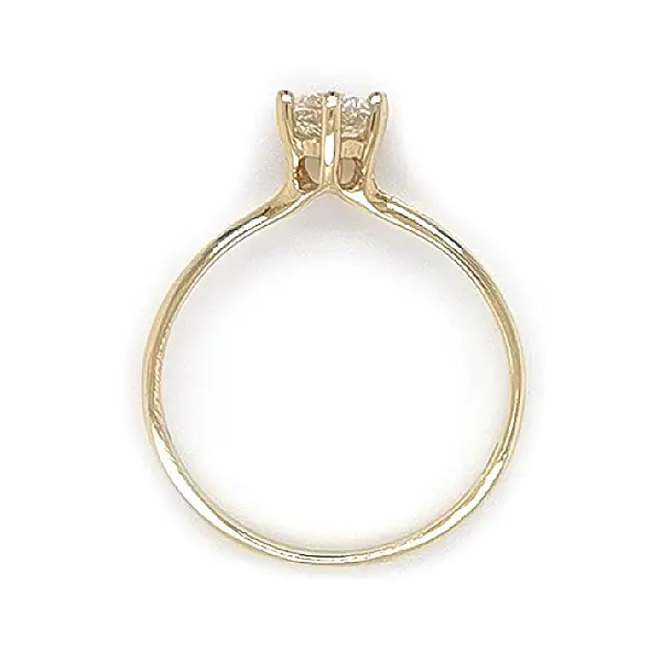 锆石金订婚戒指