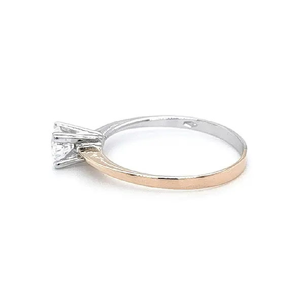 组合金镶锆石订婚戒指