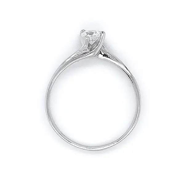 白金锆石订婚戒指