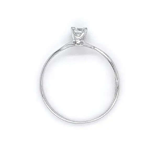 白金锆石订婚戒指