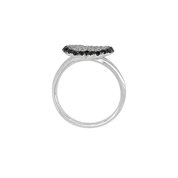 心形镶锆石金戒指