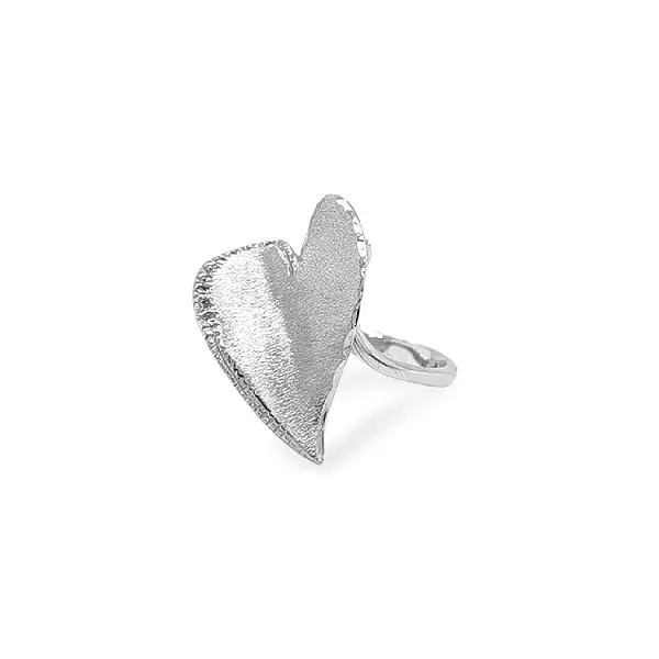 心形镶锆石金戒指