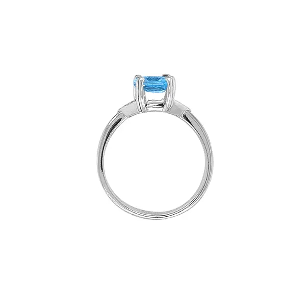 镶蓝色宝石的金戒指