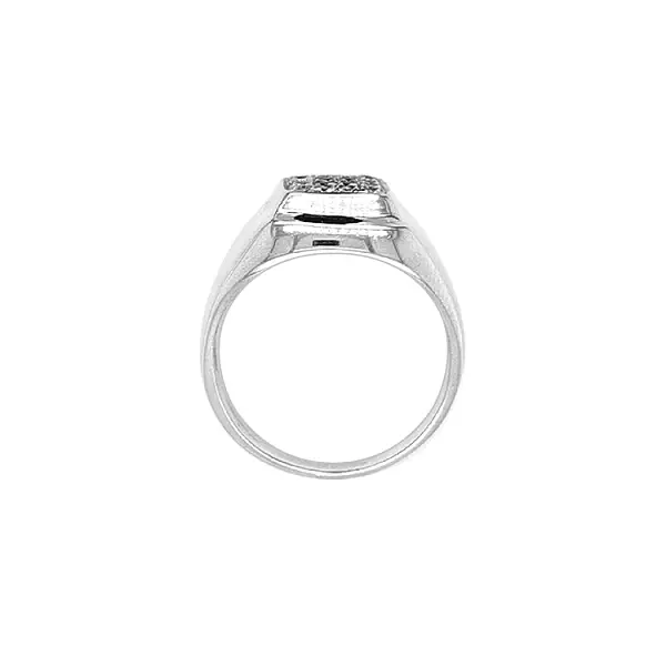 镶彩色宝石的金戒指