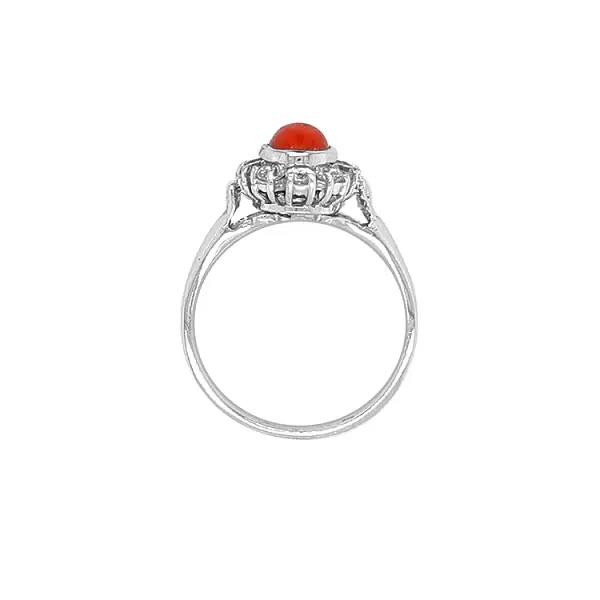 镶珊瑚和锆石的金戒指