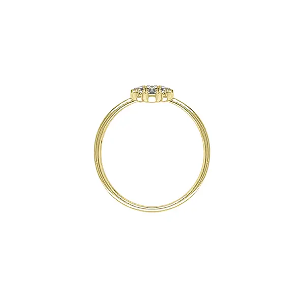 镶彩色宝石的金戒指