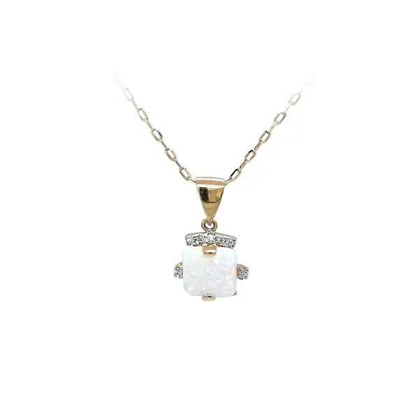 镶嵌蛋白石和锆石的黄金吊坠