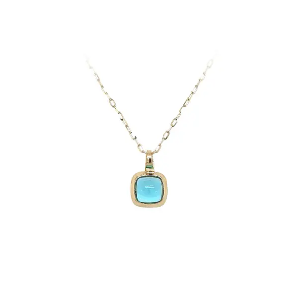 镶蓝色宝石的黄金吊坠