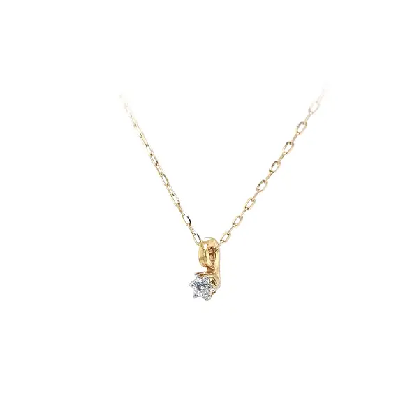 镶蓝色宝石的黄金吊坠